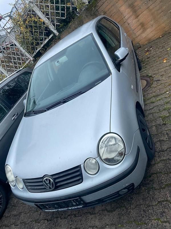 Grau Gebraucht 2005 VW Polo Kleinwagen | 850 € (Superpreis) - Bild 1/4