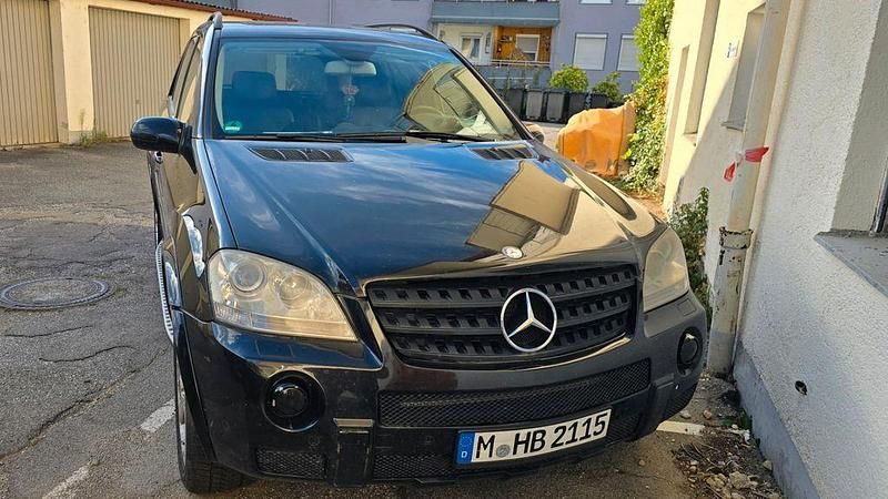Schwarz Gebraucht 2007 Mercedes ML320 SUV | 3.500 € - Bild 1/4
