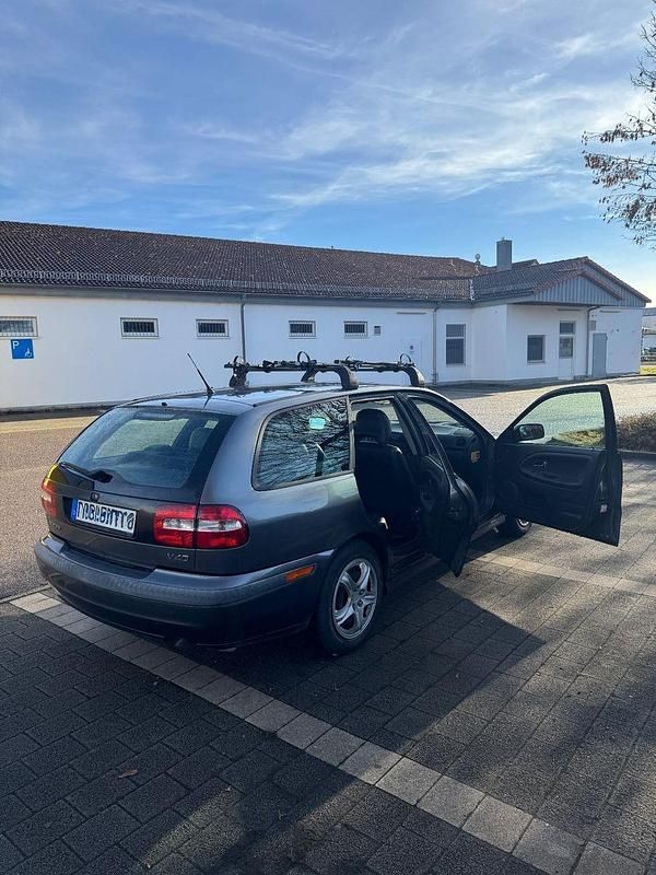 Gebraucht Volvo V40 102 PS (75 kW) 2002 Silber Kombi