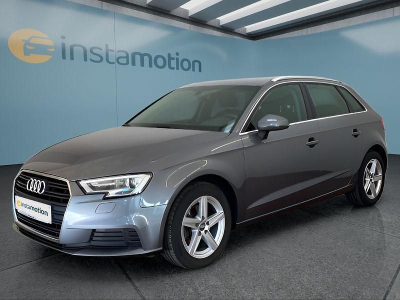 Grau Gebraucht 2019 Audi A3 Sportback Kleinwagen | 18.949 € (Teuer) - Bild 1/4