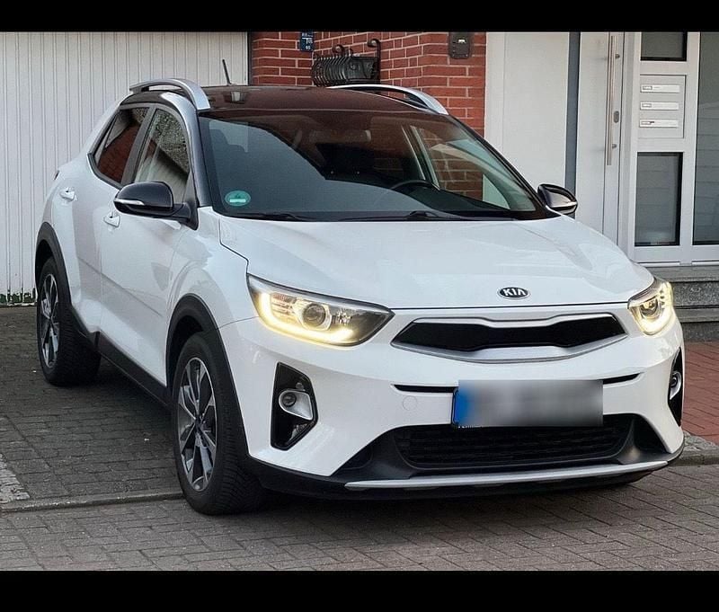 Weiß Gebraucht 2018 Kia Stonic SUV | 13.500 € - Bild 1/4