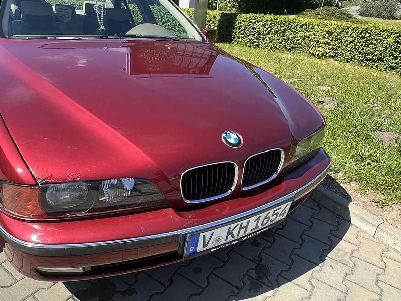 Gebraucht BMW 523 170 PS (125 kW) 1996 Rot Limousine