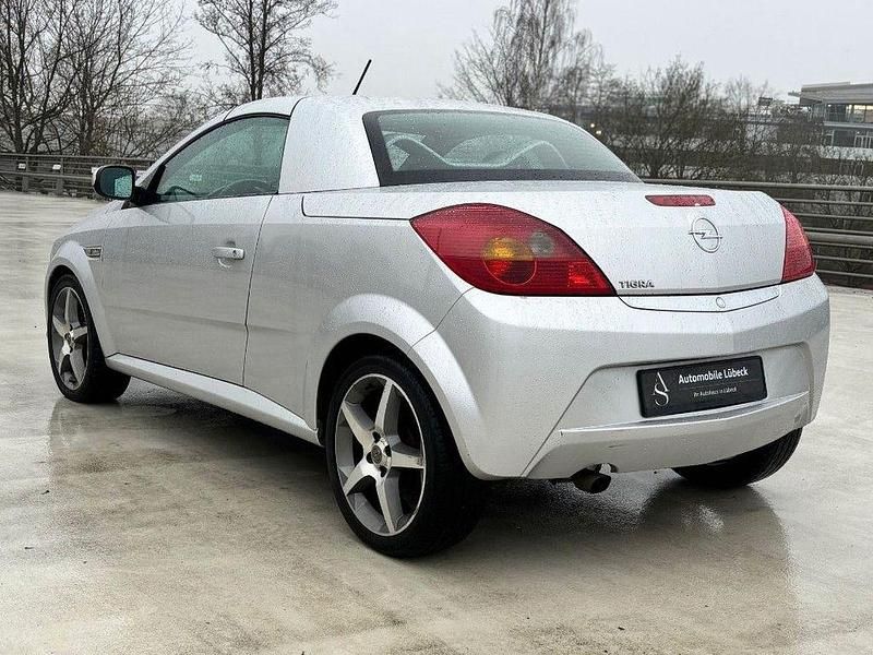 Gebraucht Opel Tigra Edition 90 PS (66 kW) 2008 Grau Cabrio