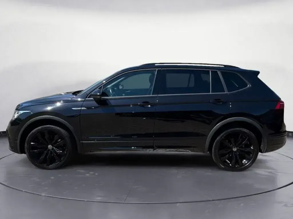 Gebraucht VW Tiguan Allspace R-line 190 PS (139 kW) 2023 Schwarz SUV