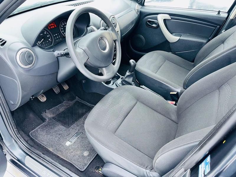 Gebraucht Dacia Sandero Stepway 84 PS (61 kW) 2011 Blau Limousine