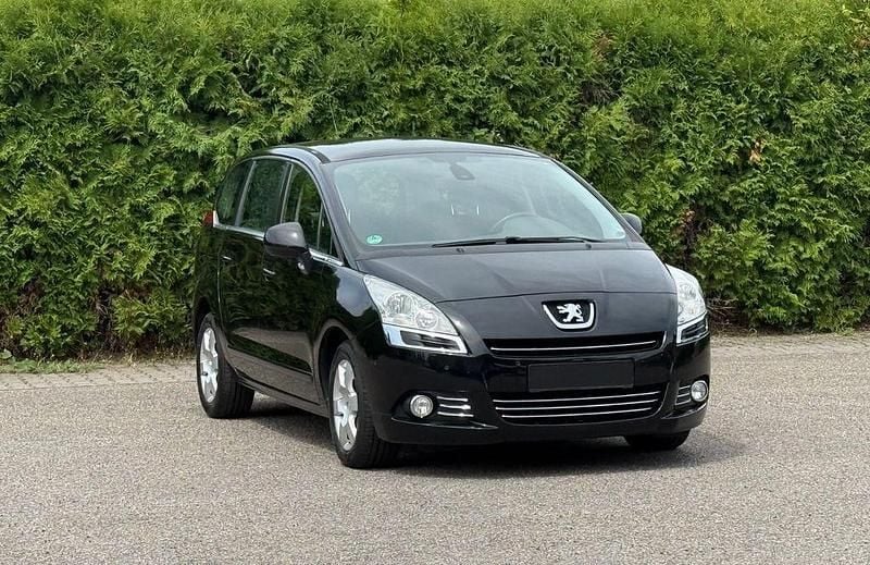 Schwarz Gebraucht 2013 Peugeot 5008 Active Van / Kleinbus | 5.999 € (Guter Preis) - Bild 1/4
