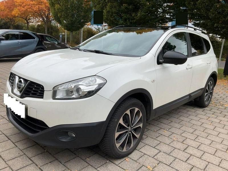 Weiß Gebraucht 2015 Nissan Qashqai +2 SUV | 8.499 € (Guter Preis) - Bild 1/4
