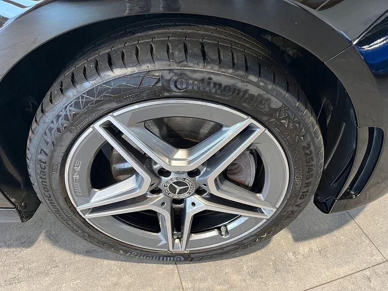 Gebraucht Mercedes A250 AMG line 160 PS (117 kW) 2022 Schwarz Limousine