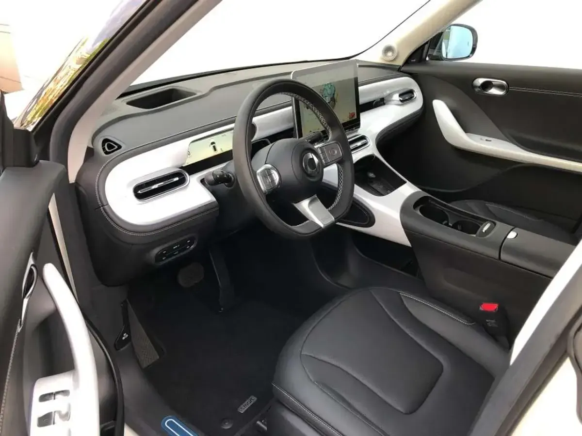 Używany Smart #1 Edition #1 200 kW (272 KM) 2023 Biały SUV
