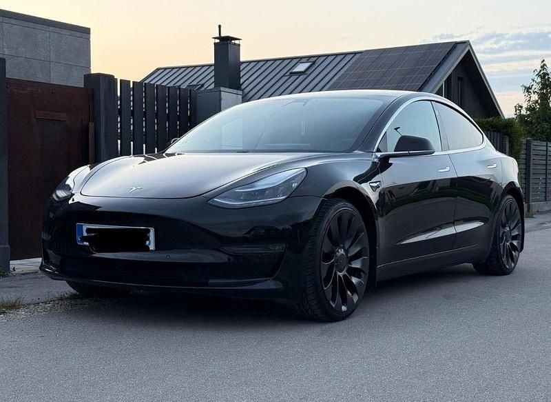 Schwarz Gebraucht 2023 Tesla Model 3 Limousine | 29.500 € (Superpreis) - Bild 1/4