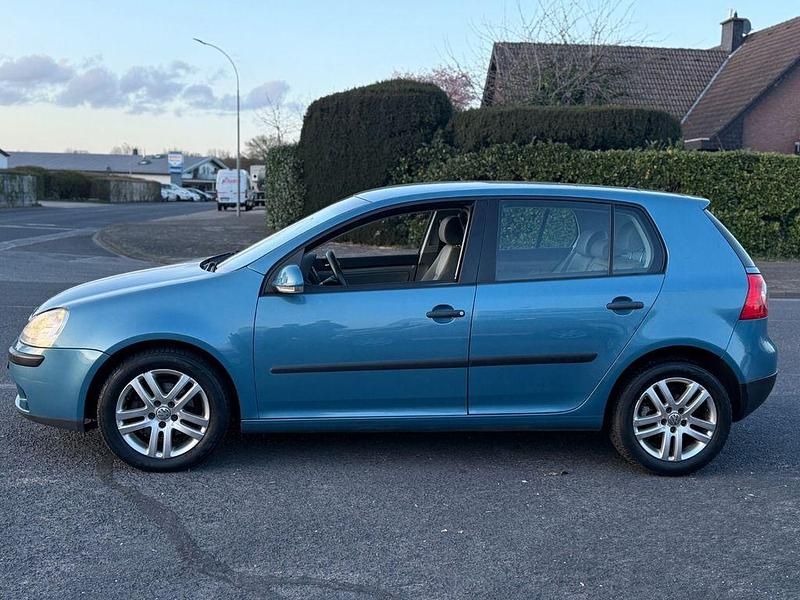 Gebraucht VW Golf V Trendline 102 PS (75 kW) 2005 Blau Kleinwagen