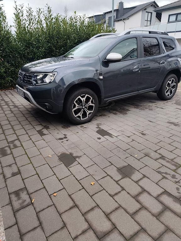 Grau Gebraucht 2018 Dacia Duster Prestige SUV | 13.500 € (Fairer Preis) - Bild 1/4