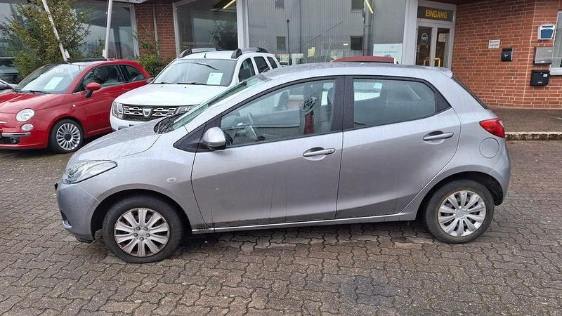 Gebraucht Mazda 2 Independence 75 PS (55 kW) 2010 Silber Kleinwagen
