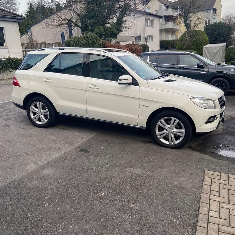 Gebraucht Mercedes ML250 204 PS (150 kW) 2012 Weiß SUV