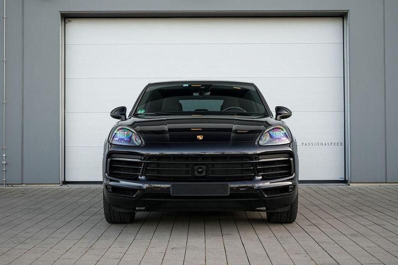 Gebraucht Porsche Cayenne 441 PS (324 kW) 2019 Tiefschwarzmetallic SUV