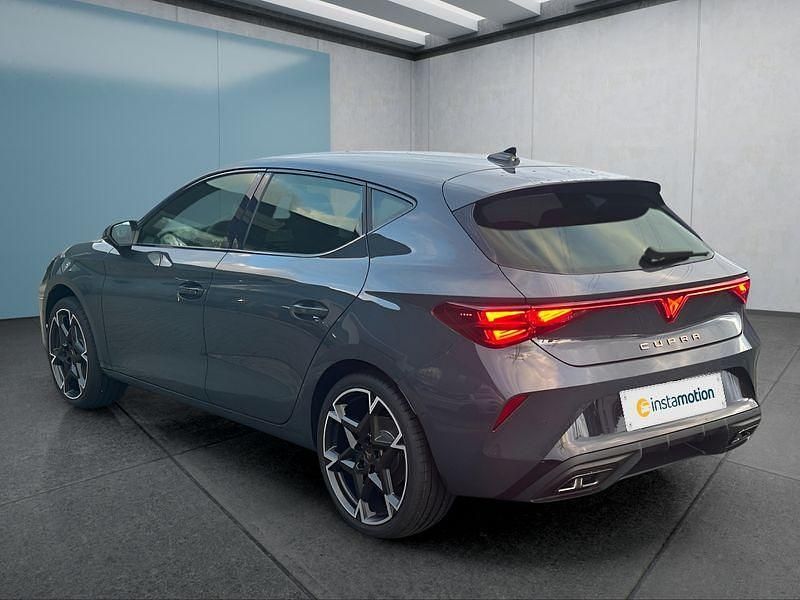 Neu Cupra Leon 150 PS (110 kW) 2025 Blau Kleinwagen