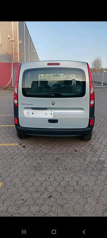 Gebraucht Renault Kangoo Authentique 75 PS (55 kW) 2011 Silber Van / Kleinbus