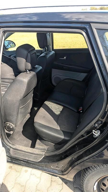 Second-hand Kia Ceed 126 CP (92 kW) 2010 Negru Hatchback