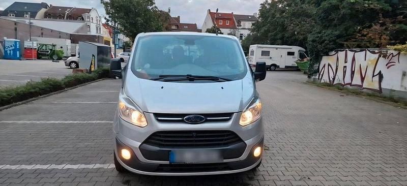 Silber Gebraucht 2014 Ford Tourneo Van / Kleinbus | 10.000 € (Guter Preis) - Bild 1/4