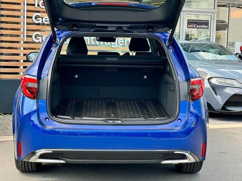 Ny Toyota Corolla 178 HK (130 kW) 2025 Blå Sedan