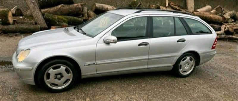 Silber Gebraucht 2003 Mercedes C270 Classic Kombi | 2.700 € (Fairer Preis) - Bild 1/4