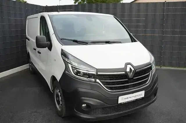 Gebraucht Renault Trafic Komfort 95 PS (69 kW) 2020 Weiß Van / Kleinbus