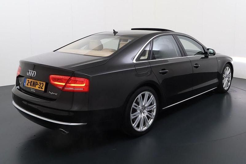 Second-hand Audi A8 Proline 211 CP (155 kW) 2012 Maro Berlinǎ