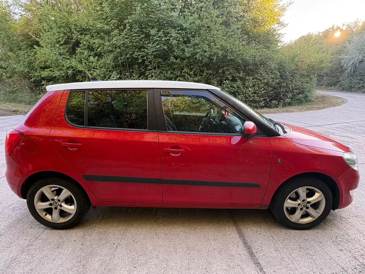 Gebraucht Skoda Fabia 105 PS (77 kW) 2010 Rot Limousine