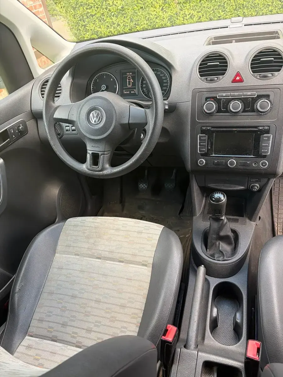 Gebraucht VW Caddy 102 PS (75 kW) 2012 Silber Van / Kleinbus