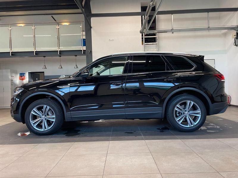 Gebraucht VW Touareg Basis 231 PS (169 kW) 2019 Schwarz SUV