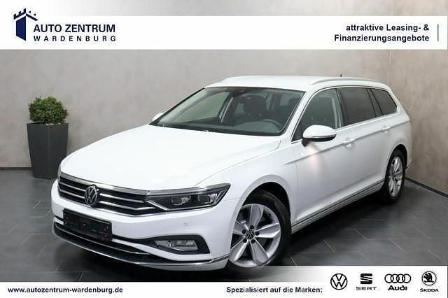 Pure white (metallic) Gebraucht 2021 VW Passat Elegance Kombi | 26.450 € (Fairer Preis) - Bild 1/2