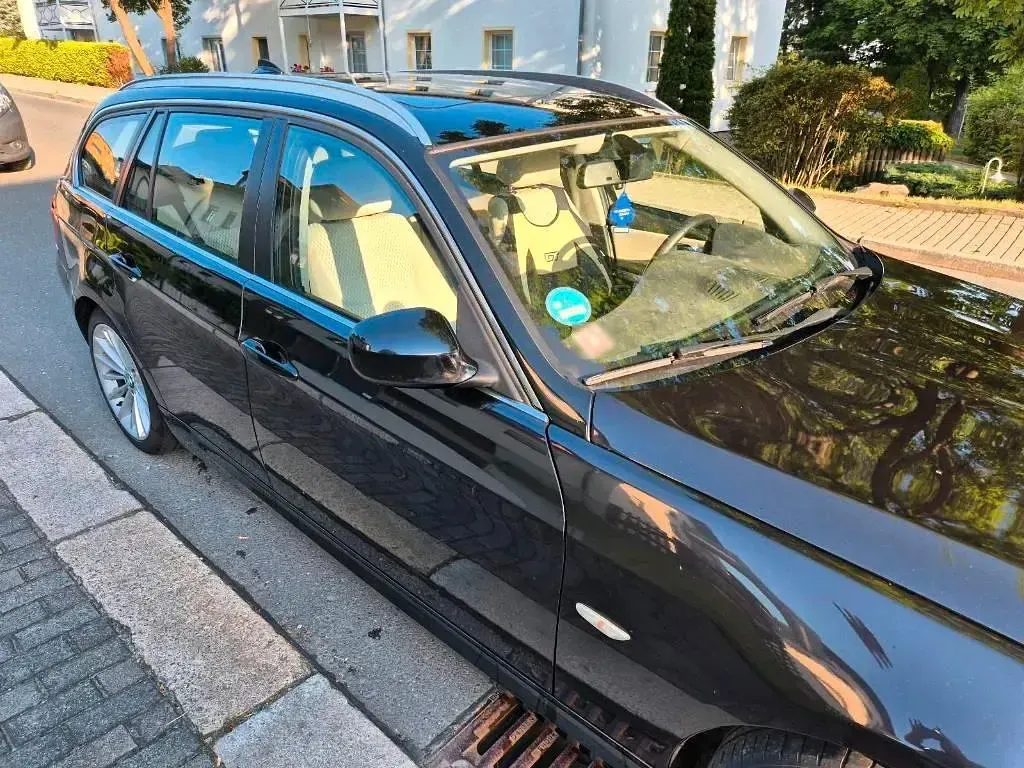 Gebraucht BMW 320 Efficient Dynamics 163 PS (119 kW) 2012 Schwarz Kombi