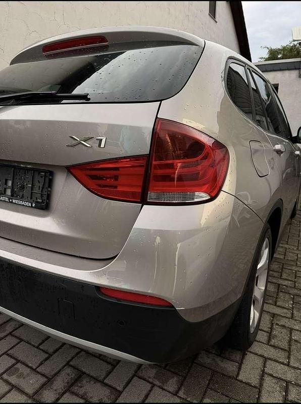 Grau Gebraucht 2011 BMW X1 SUV | 7.300 € (Superpreis) - Bild 1/4