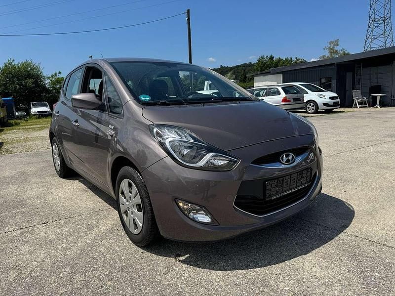 Gebraucht Hyundai ix20 Classic 90 PS (66 kW) 2011 Bronze Kleinwagen
