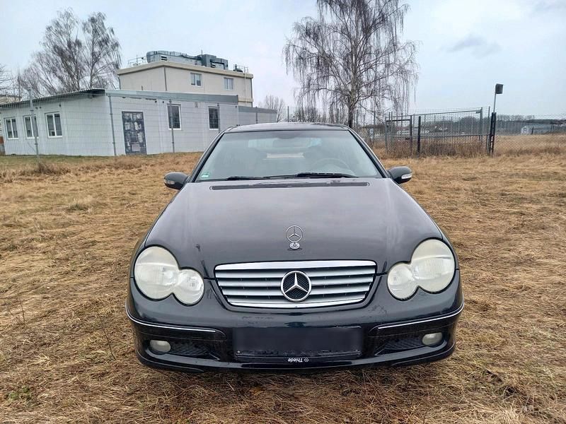Gebraucht Mercedes C180 150 PS (110 kW) 2003 Silber Coupé