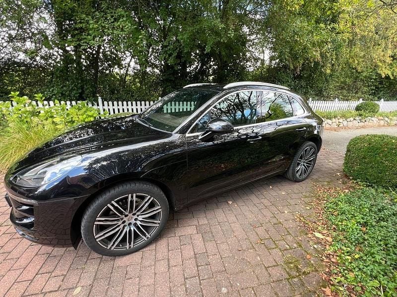 Schwarz Gebraucht 2018 Porsche Macan S SUV | 43.850 € (Guter Preis) - Bild 1/4