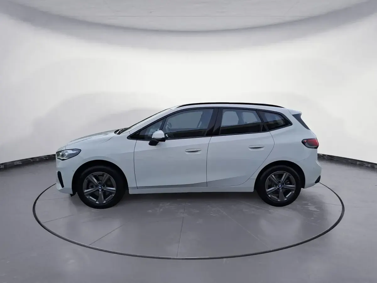 Używany BMW 220 Active Tourer Efficient Dynamics 156 KM (114 kW) 2025 Minivan