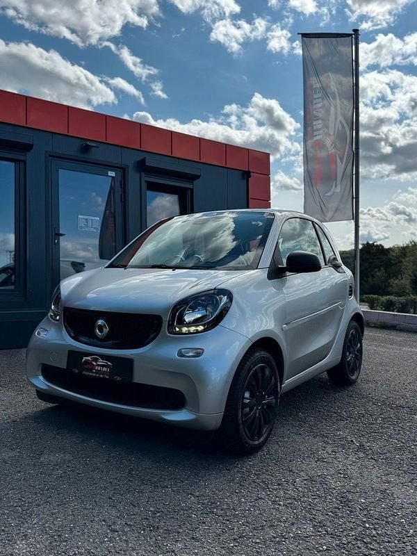 Silber Gebraucht 2017 Smart ForTwo Coupé Basis Coupé | 10.500 € (Fairer Preis) - Bild 1/4