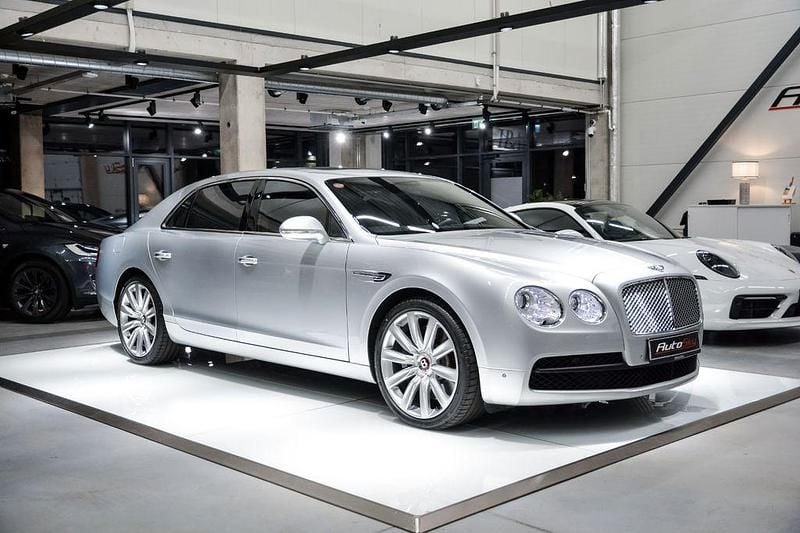 Silber Gebraucht 2017 Bentley Flying Spur Limousine | 54.560 € - Bild 1/4