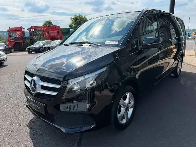Gebraucht Mercedes V250 190 PS (139 kW) 2024 Schwarz Van / Kleinbus