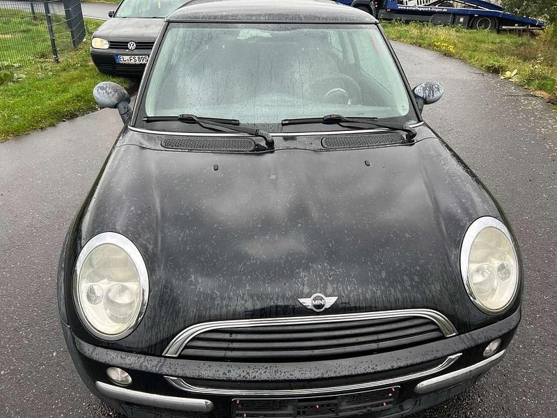 Cosmosschwarz metallic Gebraucht 2003 Mini ONE Kleinwagen | 2.900 € (Etwas zu teuer) - Bild 1/4