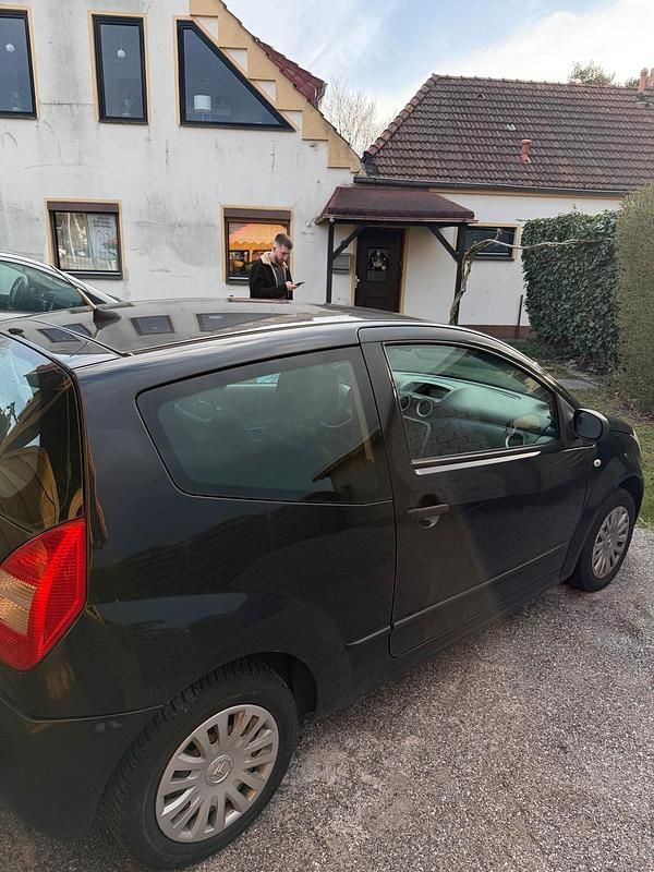 Gebraucht Citroën C2 60 PS (44 kW) 2009 Schwarz Kleinwagen