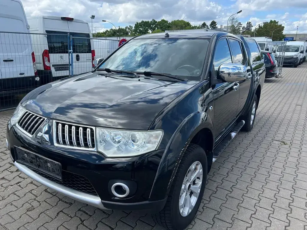 Gebraucht Mitsubishi L200 178 PS (130 kW) 2012 Violet Pickup