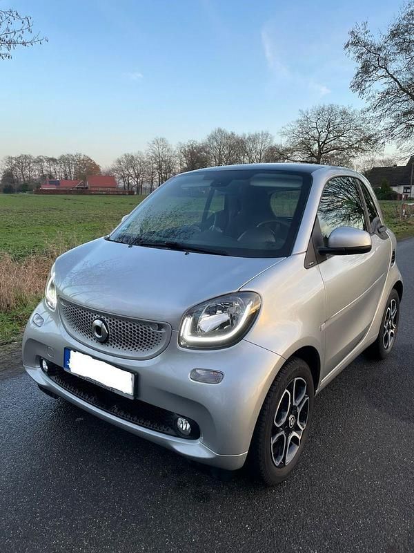 Silber Gebraucht 2018 Smart ForTwo Coupé Kleinwagen | 12.000 € (Fairer Preis) - Bild 1/4