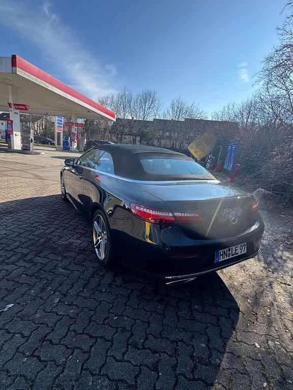 Gebraucht Mercedes E300 Avantgarde 245 PS (180 kW) 2017 Schwarz Cabrio