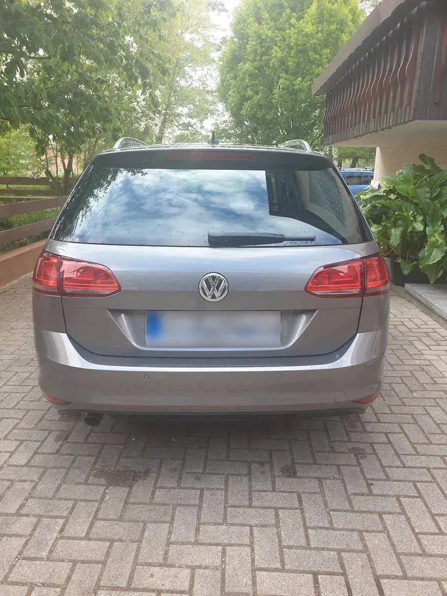 Gebraucht VW Golf VII LOUNGE 110 PS (80 kW) 2015 Grau Kombi