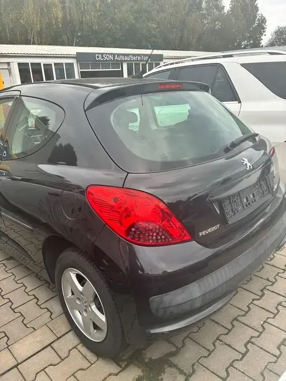 Gebraucht Peugeot 207 Urban Move 95 PS (69 kW) 2008 Schwarz Limousine