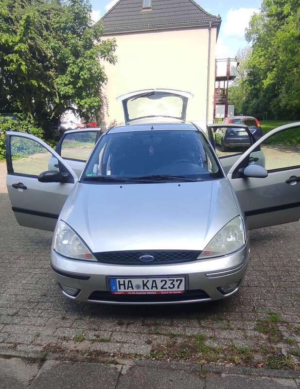 Gebraucht 2002 Ford Focus Limousine | 700 € (Guter Preis) - Bild 1/4