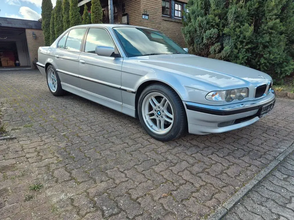 Gebraucht BMW 740 286 PS (210 kW) 2001 Silber Limousine