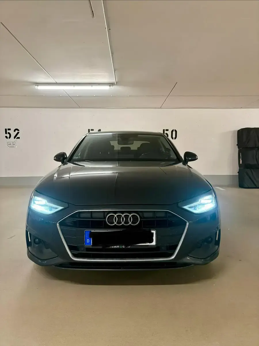 Gebraucht Audi A4 Advanced 136 PS (100 kW) 2020 Grau Limousine